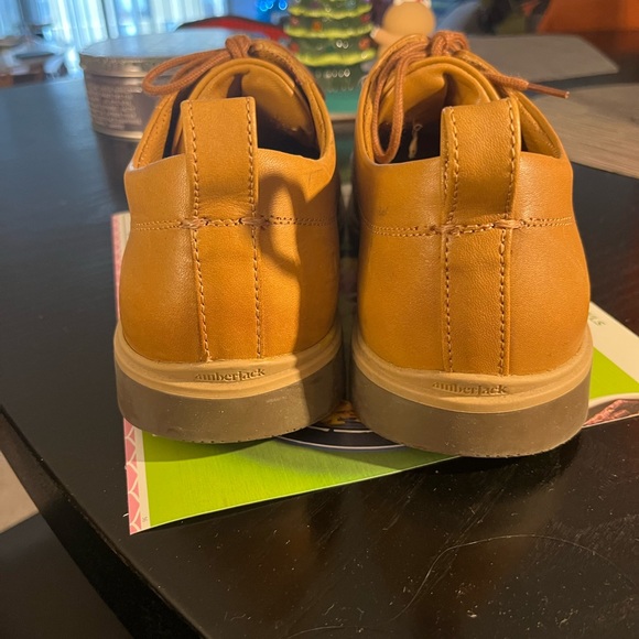 Amberjack Gold mustard 10.5 shoes - Picture 2 of 3